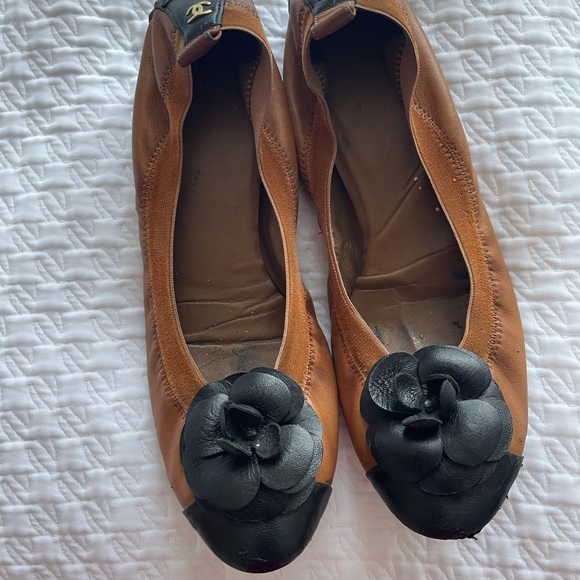 CHANEL Stretch Spirit Interlocking CC Logo Flats - Picture 2 of 12